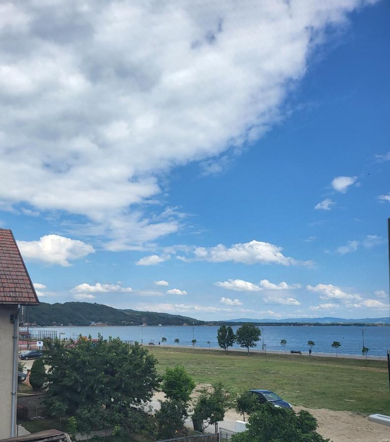 Sun And River Apartments Golubac Luaran gambar